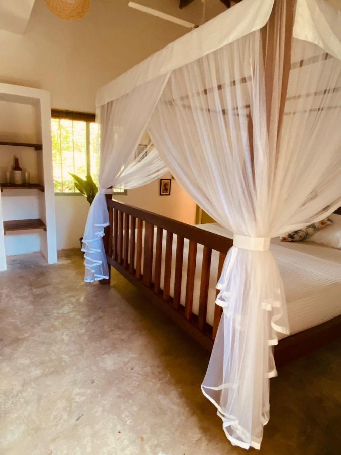 Cafe Ceylon Bed & Breakfast Koggala Exterior photo